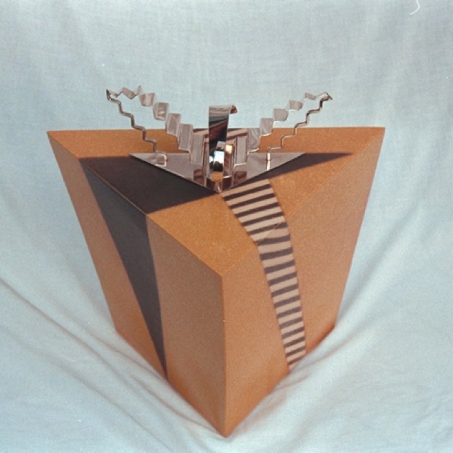97-31 : 'doos met zilveren vogelvorm' 
voor doos van een keramiste